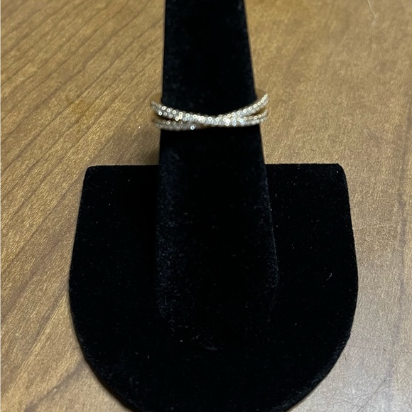 10k yellow gold diamond ring. - Picture 1 of 2